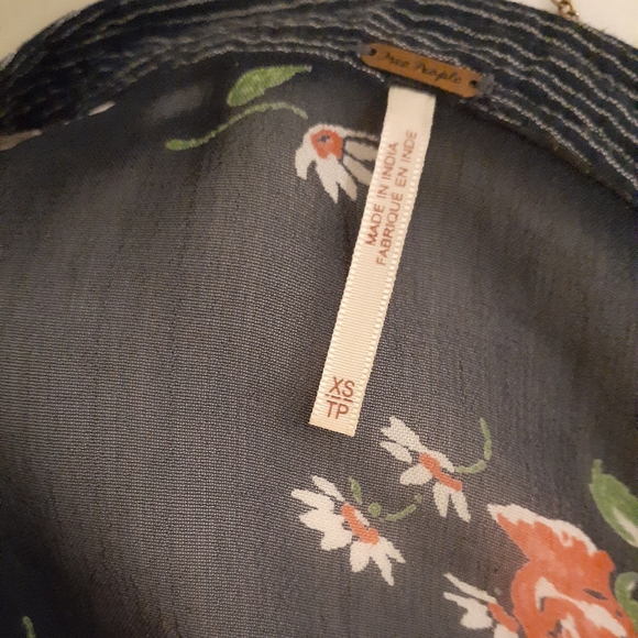 ✨HP✨Free People | Size XS 100% Cotton Blue Hearts & Colours Striped Tunic - Picture 9 of 10